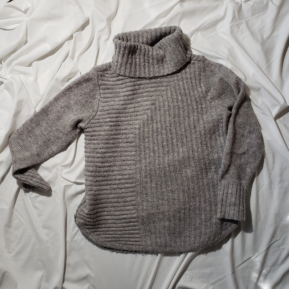 Dress Barn Cable Knit Sweater Large Gray Cowell Neck